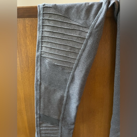 ALO Moto Legging - Picture 4 of 7